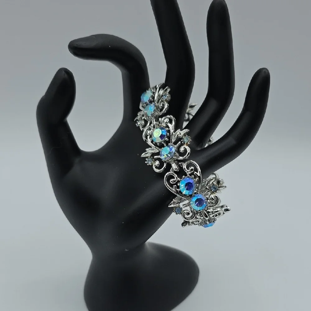 Coro bracelet intricate